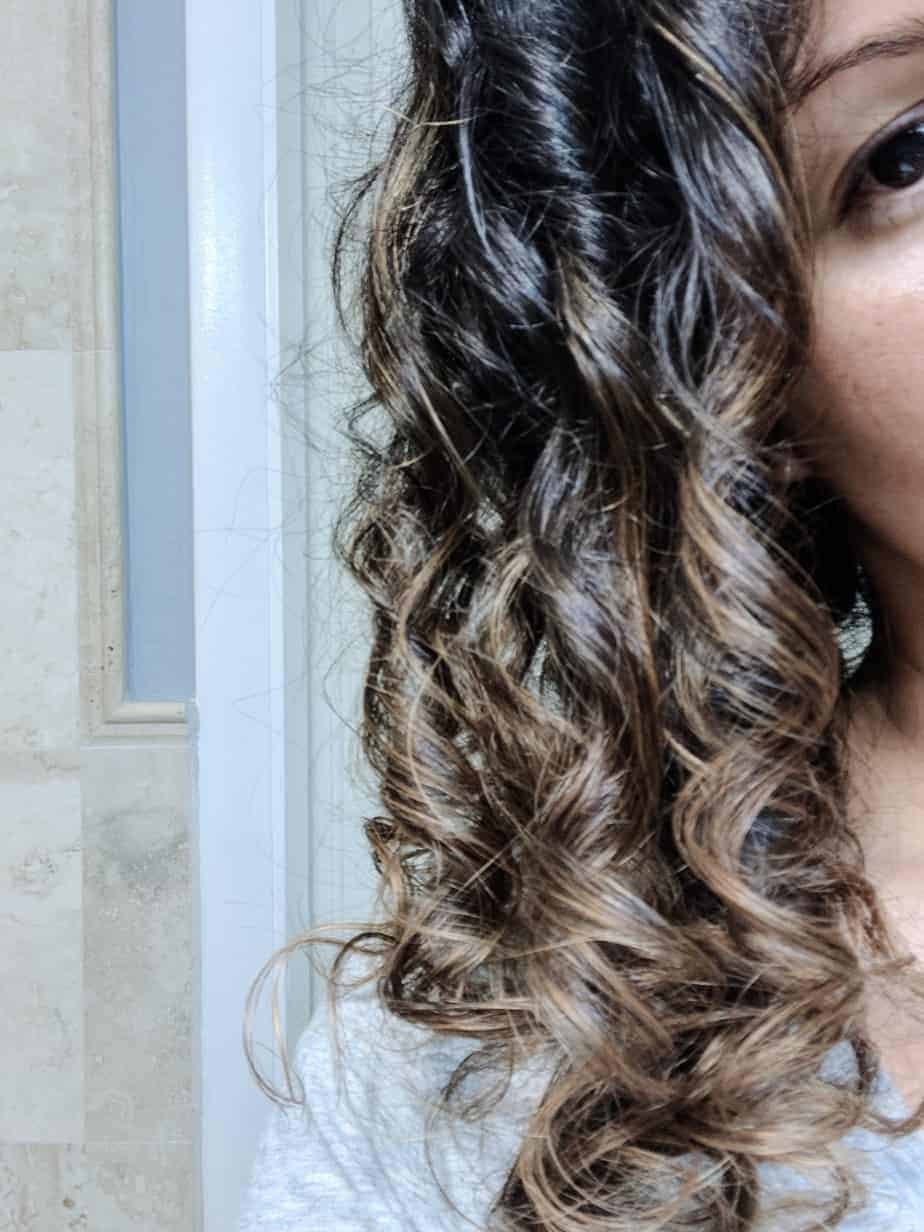 11 Surprising Reasons You Have Frizzy Curly Hair + Tips to Beat Halo Frizz  - The Holistic Enchilada