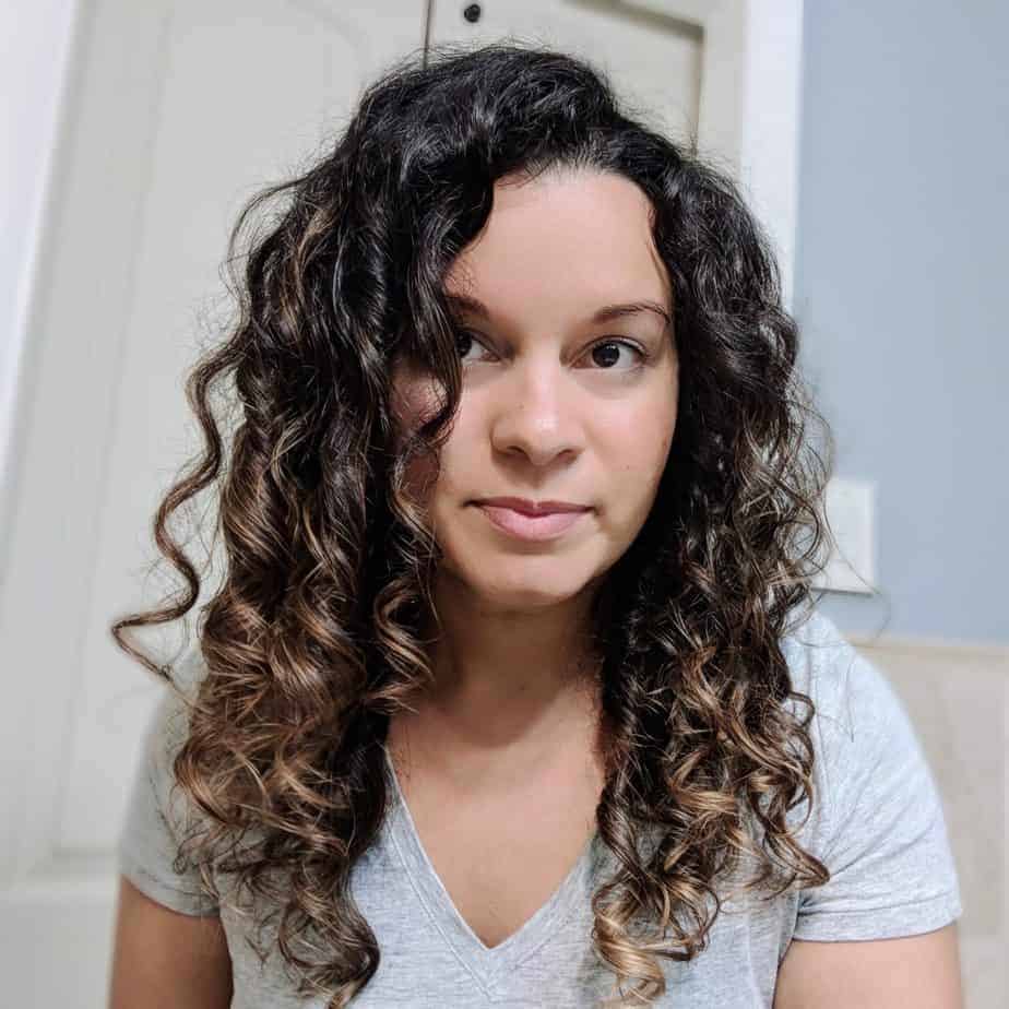 Delilah's review of her curls after using evolvh smartcurl shampoo 