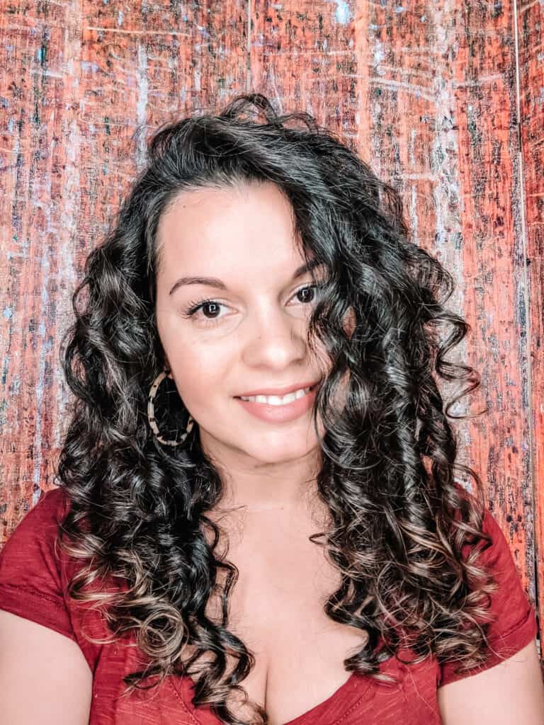 Delilah's 2c 3a hair using the curly girl method and her favorite products of 2022