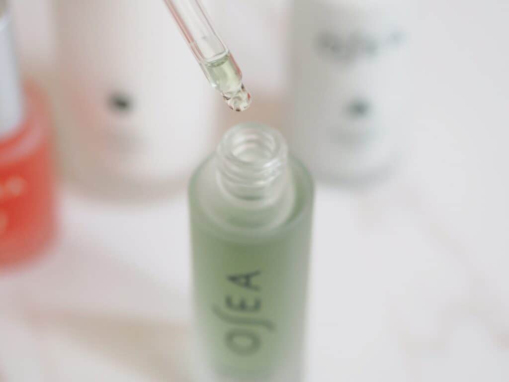 Dropper of OSEA Hyaluronic Sea Serum review