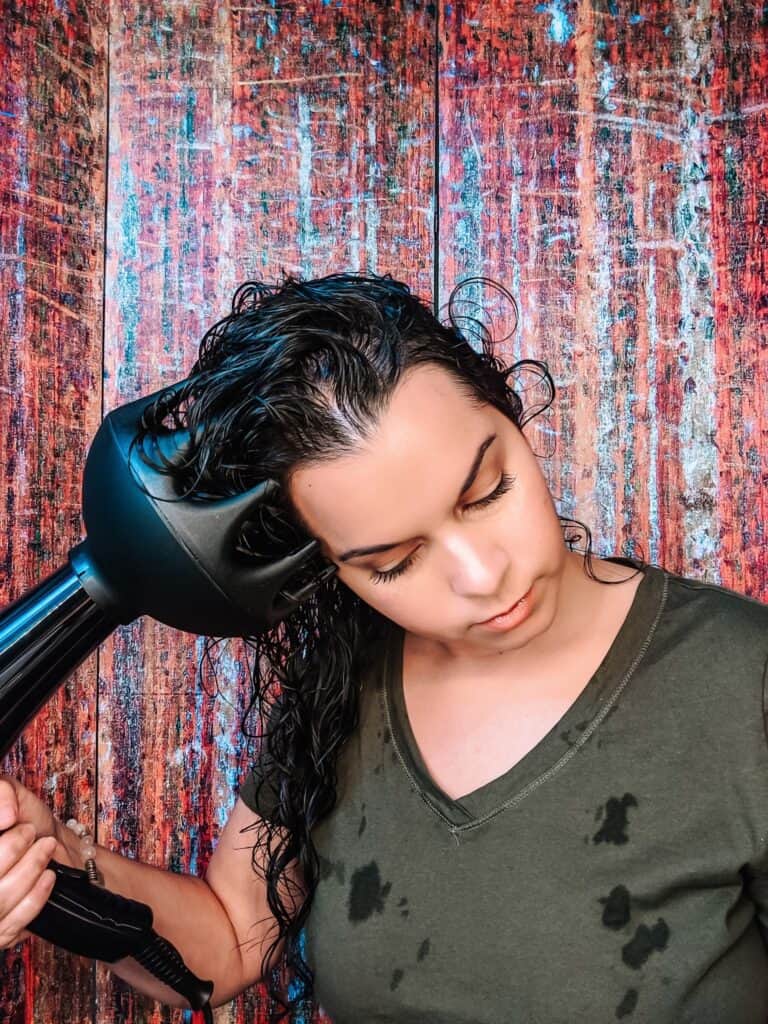 How to diffuse curly hair in 5 simple steps