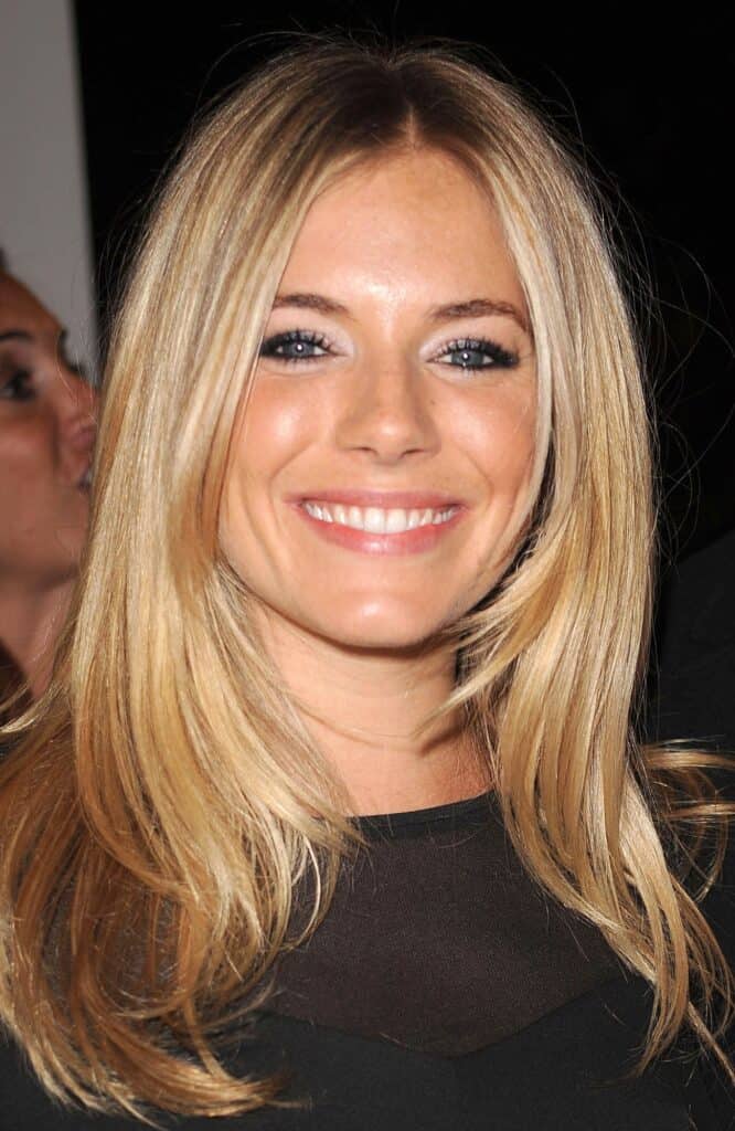 photo of Sienna Miller who has type 1b hair