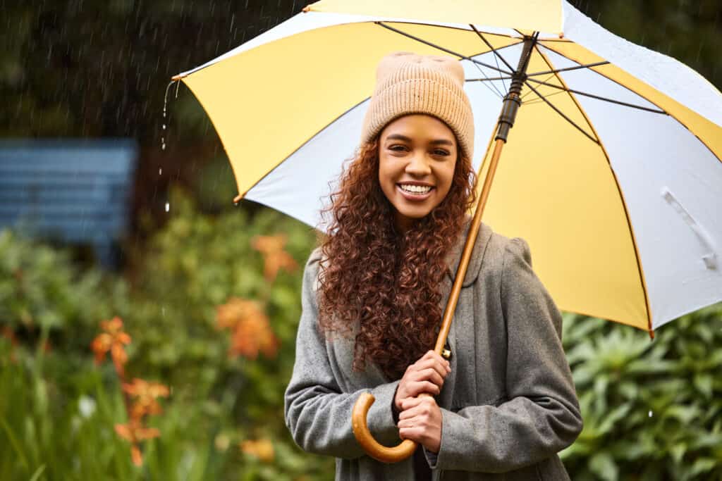 How To Frizz-Proof Curly Hair in Humidity